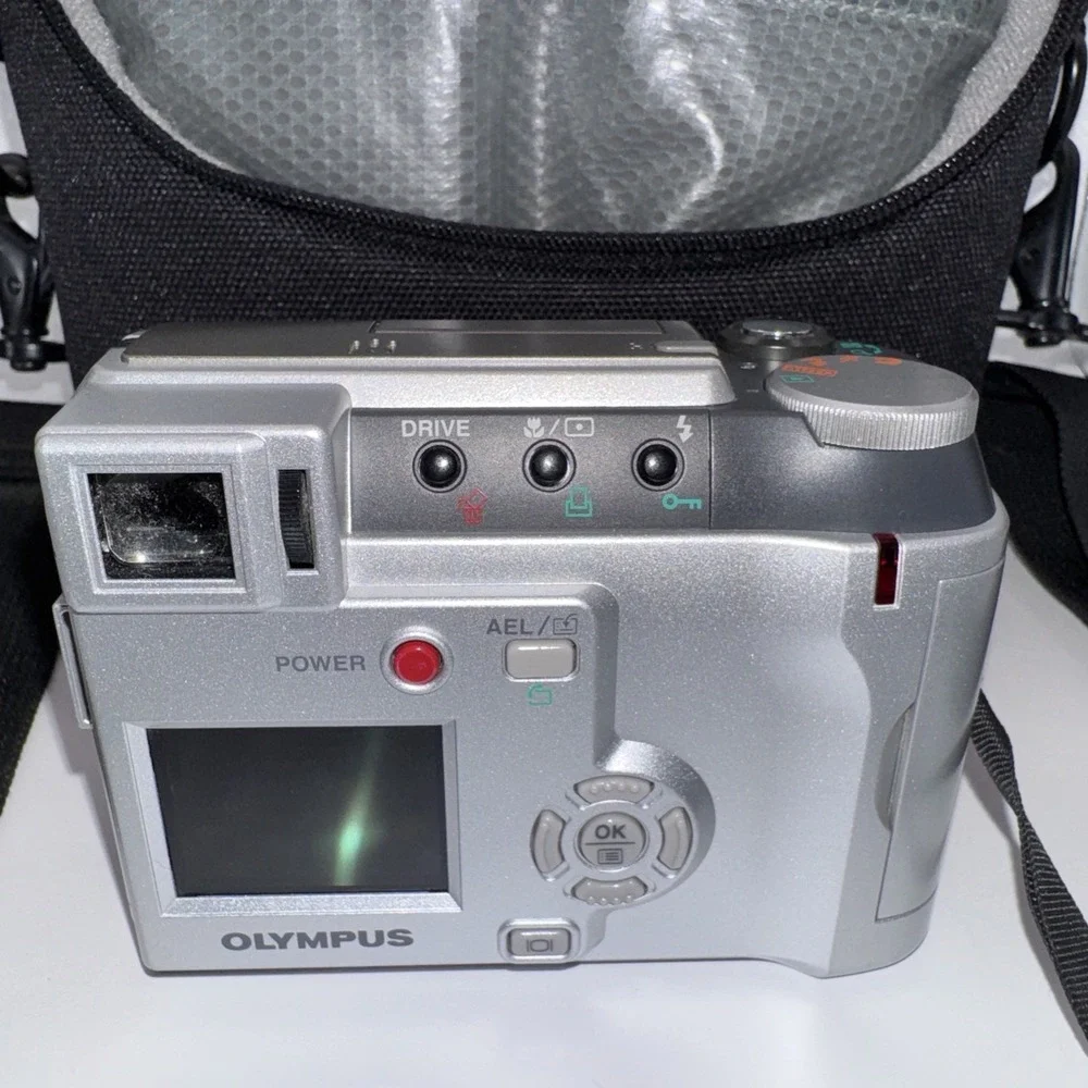 Olympus CAMEDIA C-700 Ultra Zoom 2.1MP Digital Camera‎ Untested
